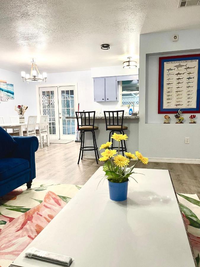 A Cozy Space Coast Retreat Titusville Buitenkant foto